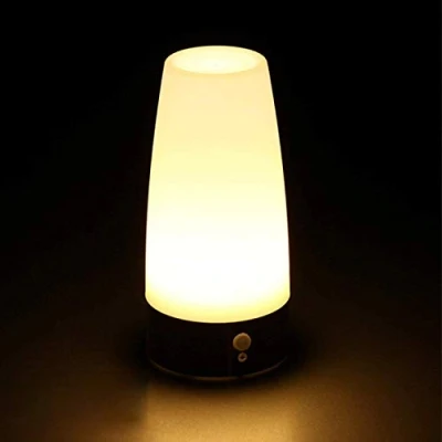 Imagen de Guijiyi Luz de Nocturna Led, Lámpara Mesita Noche, Noche LED con Sensor Movimiento PIR Inalámbrico, Pilas para Dormitorio,Pasillo,Niños Habitación