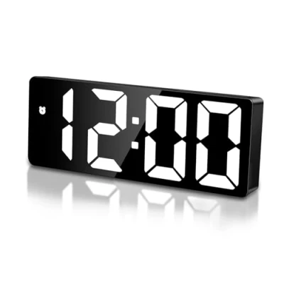 Imagen de Sarsumir Reloj Despertador Digital, Digital Sobremesa Pantalla LED Grande Inteligente Alimentado por USB/Batería con Tiempo Fecha Temperatura Siesta Brillo Ajustable, Luz Blanco