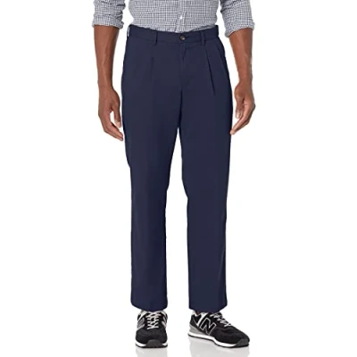 Imagen de Amazon Essentials Pantalón Chino Plisado, Resistente a Las Arrugas y de Corte clásico (Disponible en Tallas Grandes Largos Especiales) Hombre, Azul Marino, 32W / 32L
