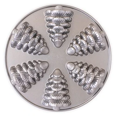 Imagen de Nordic Ware Evergreen molde para tartas de Navidad, aluminio fundido, bandeja magdalenas mini pasteles, fabricado en Estados Unidos, color plateado