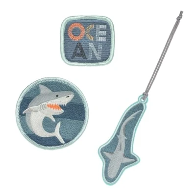 Imagen de LÄSSIG Juego de colgantes y parches (3 piezas) con cierre a presión/School Patches Set Shark Ocean Edition