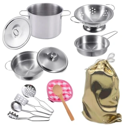 Imagen de Juego de utensilios cocina acero inoxidable, mini accesorios cocina, ollas y sartenes, juguetes empaquetados en una bolsa tela dorada para niños pequeños