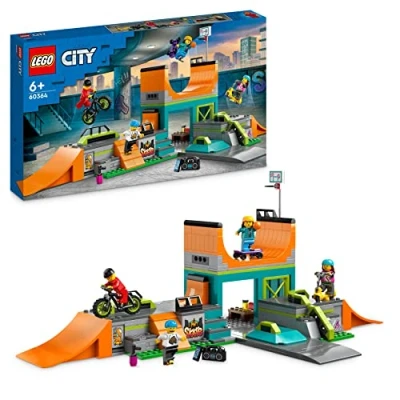 Imagen de LEGO 60364 City Set de Parque Skate Callejero, Juguete para Niños y Niñas 6 Años en Adelante, con Bici, Skateboard, Scooter, Patines Línea 4 Minifiguras Realizar Acrobacias, 2023