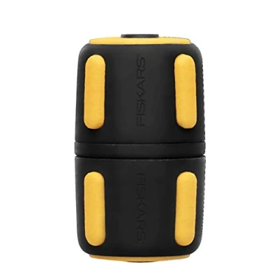 Imagen de Fiskars Reparador de mangueras, Ø 9 mm (3/8&quot;), Con puntos contacto SoftGrip y sistema codificación por colores, Tamaño universal, 20 g, Negro/Amarillo, 1027063