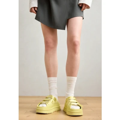 Imagen de UGG Goldenglow Slide Sandalias, Mujer, Talla: 38, Light green Piel de imitación/tela