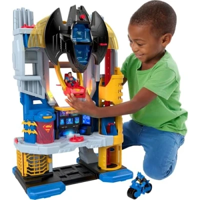 Imagen de Imaginext Fisher Price DC Super Friends Cuartel definitivo Set de Juego con Figuras Batman y Superman Accesorios, Juguete +3 años (Mattel HNW08)