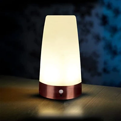 Imagen de Auraglow Lámpara de mesa inalámbrica con sensor movimiento PIR, superbrillante, LED, funciona pilas, luz nocturna para pasillo, redonda, 1 paquete