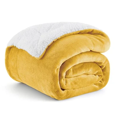 Imagen de Bedsure Manta Sofa Pequeño Polar Reversible de Franela y Sherpa, Gruesa 130x150 cm Microfibra Suave Borreguito, Mostaza Amarillo