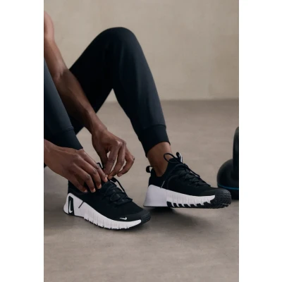 Imagen de Nike Performance FREE Metcon 6 Zapatillas de entrenamiento, Mujer, Talla: 36, Black/white Zapatos