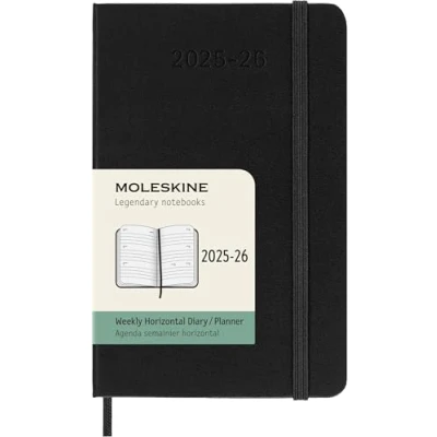 Imagen de Moleskine Weekly Planner 2025 2026, Agenda Semanal 18 Meses, Horizontal Con Tapa Dura y Cierre Elástico, Formato Pocket 9 x 14 cm, Color Negro