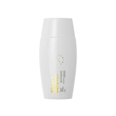 Imagen de Santamarina Cosmetics Protector Solar Facial SPF 50+ BEAUTY DEFENSE Todo tipo de piel Crema Ligero Efecto segunda Protege, Previene manchas y Embellece 50 ml