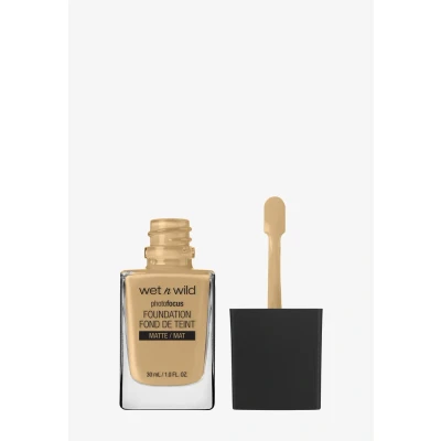 Imagen de Wet n Wild Photo Focus Foundation MATTE Base con Fórmula Avanzada Piel y Maquillaje Impecables para la Cámara Sin Brillos Blancos, Matificante Vegano Golden Beige 1 Unidad