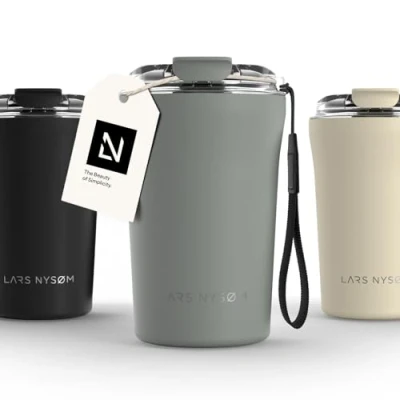 Imagen de LARS NYSØM Taza térmica Café para llevar con correa y Tapa Tritan Termo de 0,38 litros aislante Travel mug acero inoxidable a prueba fugas (Ash Gray, 380ml)