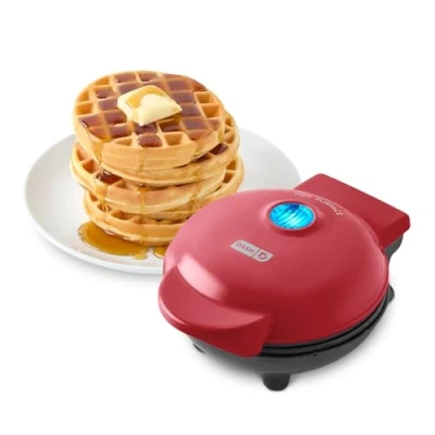 Imagen de Dash DMW001RD Gofrera de tamaño mini, para hacer gofres individuales, hash browns, keto, con superficies antiadherentes fáciles limpiar, 10,16 cm, color rojo