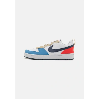 Imagen de Nike Sportswear Court Borough Recraft Unisex Zapatillas para niños, Talla: 38.5, White/thunder blue/light crimson/blue beyond Zapatos