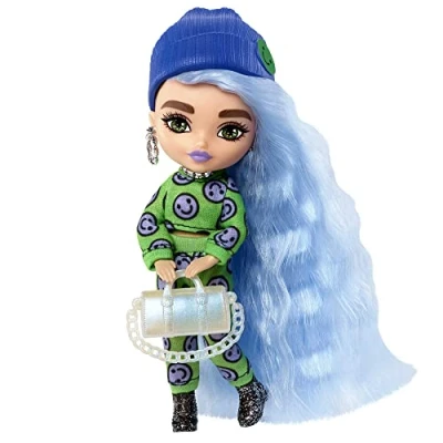 Imagen de Barbie Extra Mini Muñeca pequeña articulada con Pelo Azul Hielo, Largo y Accesorios de Moda Juguete, Hielo (Mattel HGP65)