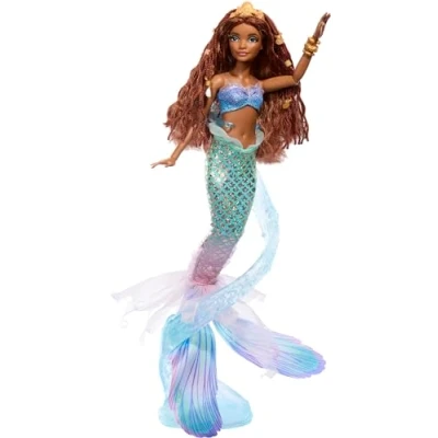 Imagen de Mattel Disney “La Sirenita Ariel Muñeca sirena con cola iridiscente, abalorios para el pelo y soporte la muñeca, niños niñas +6 años, HFN42