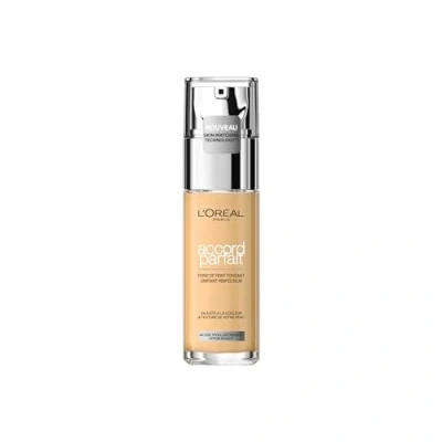 Imagen de L&#039;Oréal Paris Fond de Teint Fluide Accord Parfait Peaux Sèches à Normales Teinte : Ivoire (1.N) 30 ml Nouvelle formule enrichie en acide Hyaluronique et Aloé Vera