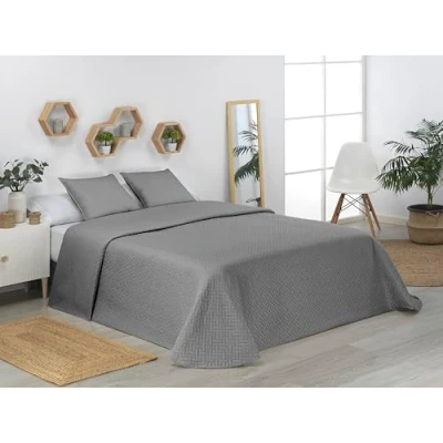 Imagen de Donegal Collections Colcha Bouti Lisa Acolchada y Reversible + 1 Cojin Cama 105/120 cm, Color Gris. Cubrecama de Microfibra Extrasuave, Primavera Verano, Fresca, Acolchado Fino