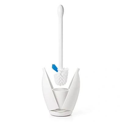 Imagen de OXO Good Grips Kit de escobillero y escobilla inodoro con cepillo para los bordes