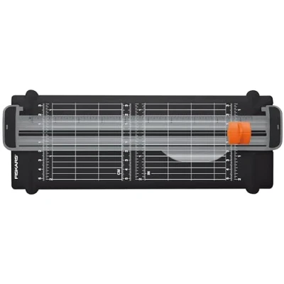 Imagen de Fiskars Cizalla para papel reciclada, A5, Cuchilla de Acero Inoxidable, Ecológica, 1004723