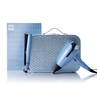 Imagen de ghd deluxe Iced Luxe Collection Cofre de regalo plancha pelo chronos y secador profesional helios, edición limitada 2024, color azul gélido