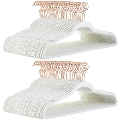 Imagen de Amazon Basics Perchas para colgar y organizar vestidos, chaquetas pantalones plegados, Paquete de 100, Marfil/Oro Rosa Magenta