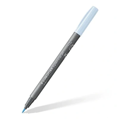 Imagen de STAEDTLER Brush Pen Pigment Arts, color azul hielo, pigmentos premium, punta de pincel para ancho línea variable, resistente al agua, secado rápido, 10 rotuladores en estuche cartón, 371 310