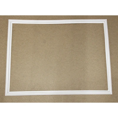 Imagen de Whirlpool Indesit 488000536456 goma para puerta C00536456 junta mágnetica congelador, color blanco