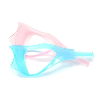 Imagen de SENRN 1pc 3 in 1 Eyelash Curler Comb Mascara Guard Template Card Curling Clip Aid Makeup Cosmetic Tool(Random Color)