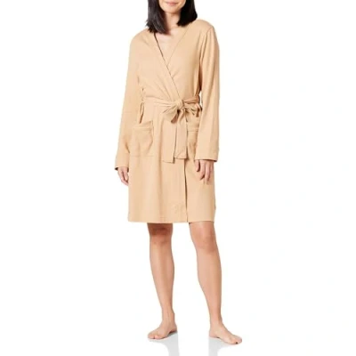 Imagen de Amazon Essentials Bata Media Ligera con Diseño Gofrado (Disponible en Tallas Grandes) Mujer, Camel Claro, L