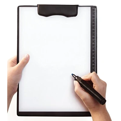 Imagen de DISEÑO INNOVADOR el portapapeles magnético de Magnetoplan es una superficie escritura firme y lavable con un mecanismo plegado para fijar papel.