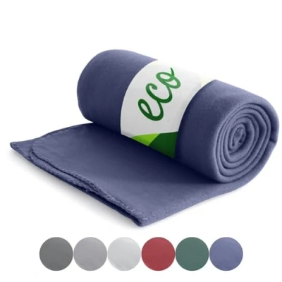 Imagen de wometo Manta de forro polar ecológico material 100% reciclado, certificado Öko Tex, GRS, 130 x 160 cm, aprox. 400 g, color azul oscuro con borde antibolitas y ribete