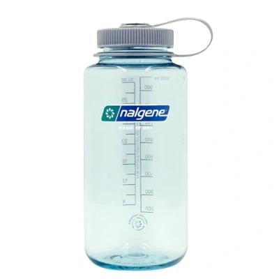 Imagen de Nalgene Sustain Tritan Botella de agua sin BPA hecha con material derivado del 50% residuos plástico, 32 onzas, boca ancha, espuma mar