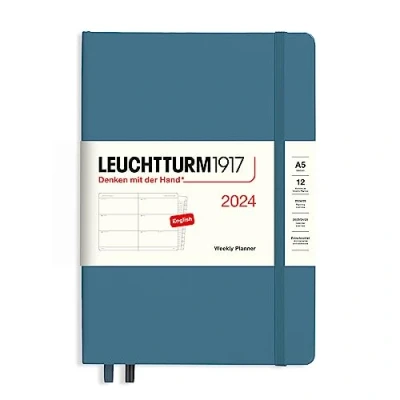 Imagen de LEUCHTTURM1917 367620 Agenda semanal 2024 tamaño mediano (A5), 12 meses, azul piedra, inglés
