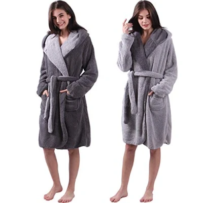Imagen de HOMELEVEL Sherpa Albornoz reversible con aspecto de piel cordero para hombre y mujer capucha