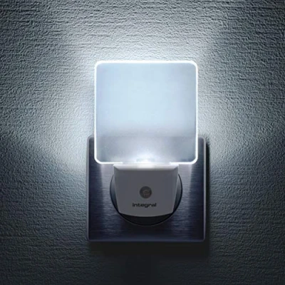 Imagen de Integral Dusk to Dawn Plug In Pack de 5 Luces LED, enchufables con Sensor, iluminación Nocturna Detector Movimiento para pasillos, 0.6 W, White, of 5,
