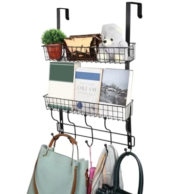 Imagen de BELLE VOUS Perchero para Puerta Gancho Organizador Repisa Resistente Hierro Negro con 5 Ganchos y 2 Cestas Colgar en Baño, Dormitorio o Cocina Colocar Toallas, Ropas Más