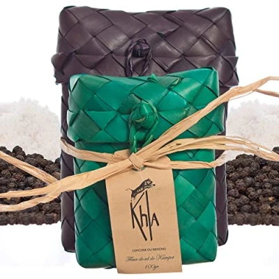 Imagen de KHLA Duo Pimienta negra de Kampot y Flor sal Embalaje Tradicional en Hojas Palma 2x 100g