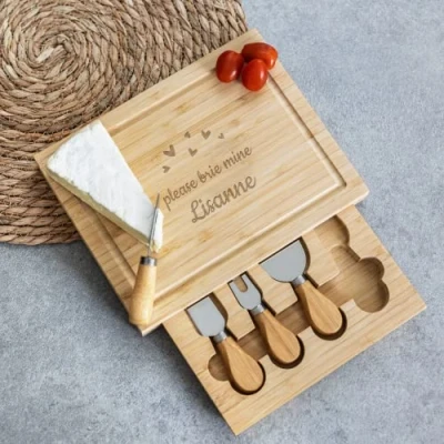 Imagen de Juego de Regalo Tabla Queso Personalizada: grabada Personalizada y Cuchillos Queso, Cualquier Entusiasta del Queso!