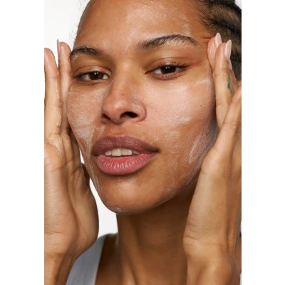 Imagen de TOCOBO Coconut Clay Cleansing Foam 150ml