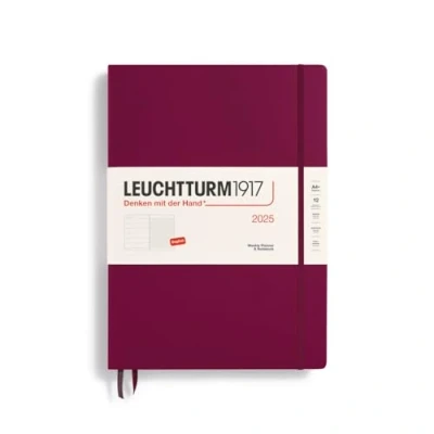 Imagen de LEUCHTTURM1917 370731 Agenda semanal y cuaderno 2025, Master A4+, tapa dura, planificador de 12 meses, a rayas, color rojo