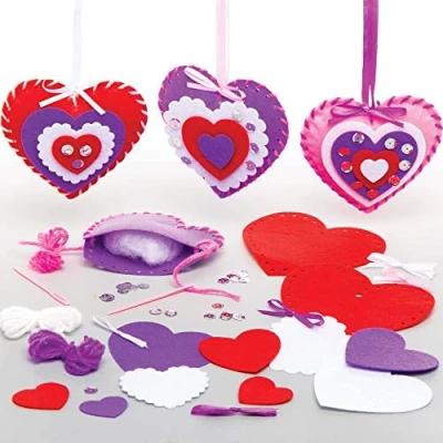 Imagen de Baker Ross AT355 Kits Costura de Corazones Decorativos Paquete 3