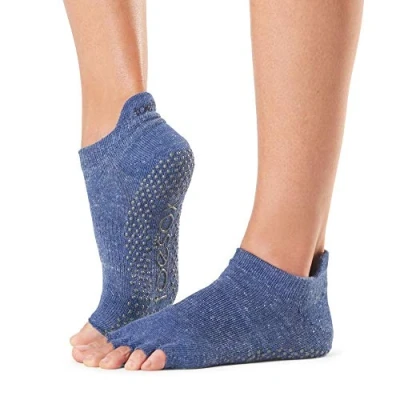 Imagen de ToeSox Calcetines sin dedos Ideales para yoga, pilates, danza, o actividades que se practiquen con los pies desnudos Blu Mare S