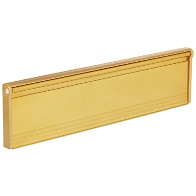 Imagen de STORMGUARD 06SR0310000G Funda para buzón con cepillo y tapa buzón, solapa uso interno o externo, acabado dorado, dimensiones externas 293 x 77 mm apertura interna 254 39