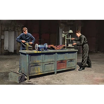 Imagen de Miniart 38048 1/35 Toolmakers Scale Plastic Model kit Miniatures