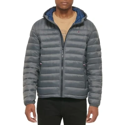 Imagen de Tommy Hilfiger Water Resistant Ultra Loft Filled Hooded Puffer Jacket Abrigo Alternativo de plumón, Gris Oscuro, M para Hombre