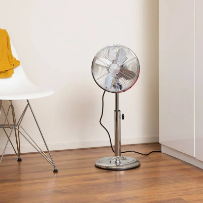 Imagen de Tristar VE 5952 Ventilador de pie metálico compacto, 25 centímetros diámetro y oscilante 85, 3 velocidades, motor cobre, ángulo ajustable 20, 52,2 dB, asa integrada, altura ajustable, 30 W