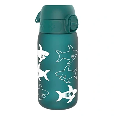 Imagen de ION8 Botella de Agua para Niños, 350ml, a Prueba Fugas, Fácil Abrir, Cerradura Segura, Apta Lavavajillas, Sin BPA, Asa Transporte, Limpiar, Neutro en Carbono, Diseño Tiburón
