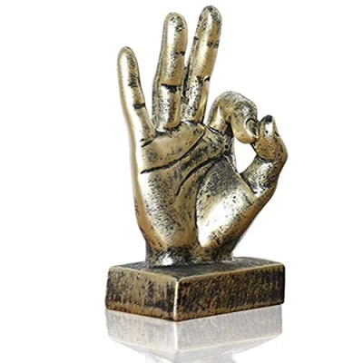 Imagen de LEPENDOR Decoración de Escultura Mano Estatua Dedo Decoraciones Escritorio Resina para el hogar y la Oficina (Dorado, Ok Dedos)